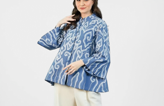 Batik Trusmi Batik Tulis Premium  –  Blouse Mega Mendung Rariri