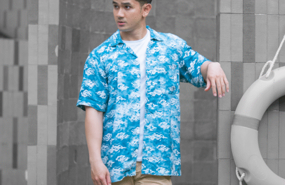 kemeja-batik-pria-trusmi-biru-sagara.jpg