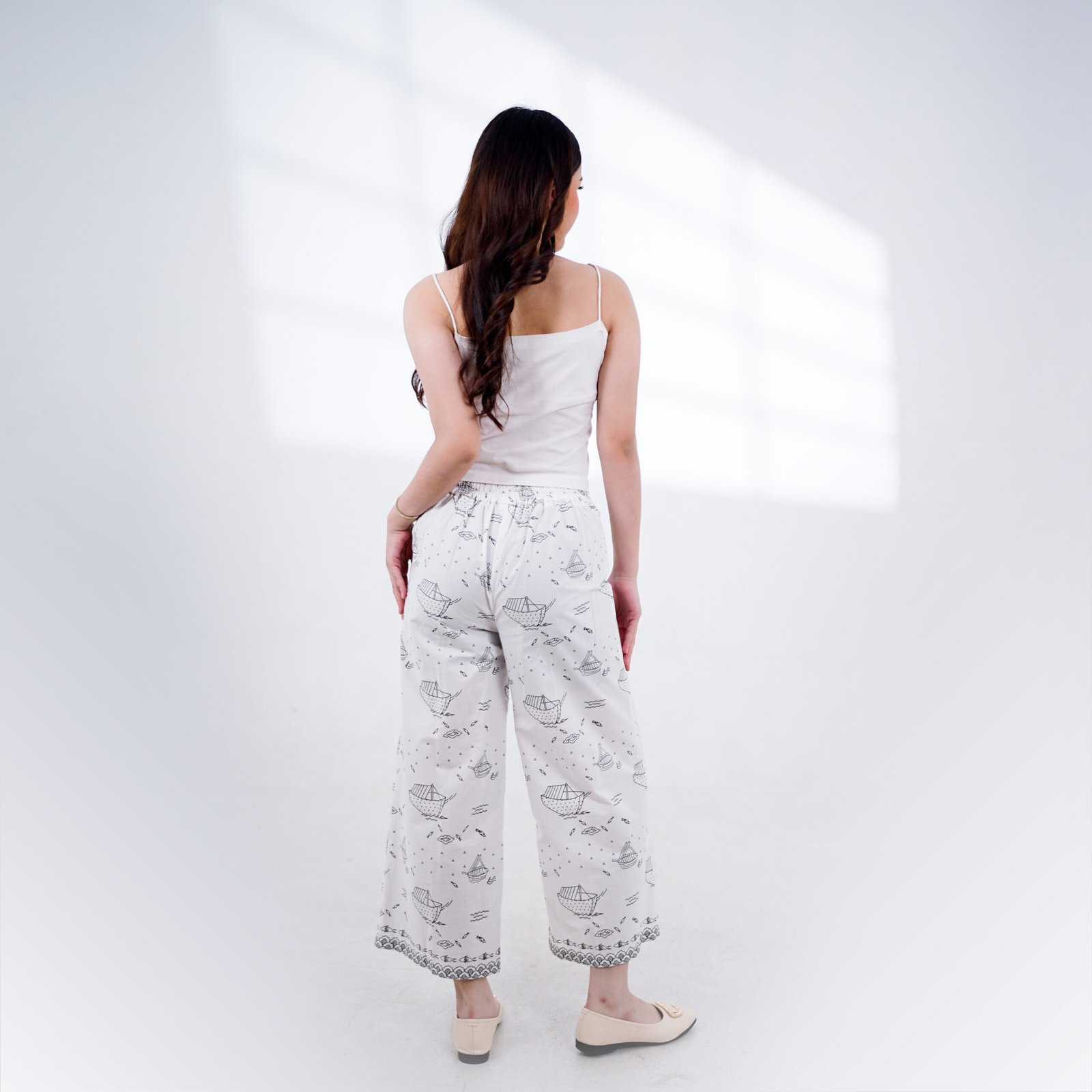 Batik Trusmi Celana Kulot Motif Pralayar Putih - Gambar 3