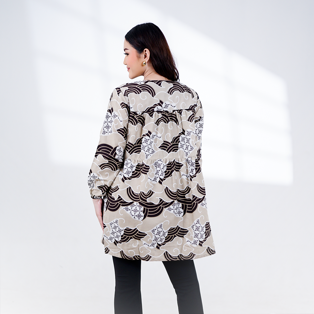 Batik Trusmi Motif Mega Mendung – Tunik Kawung Cokelat MOP - Gambar 3