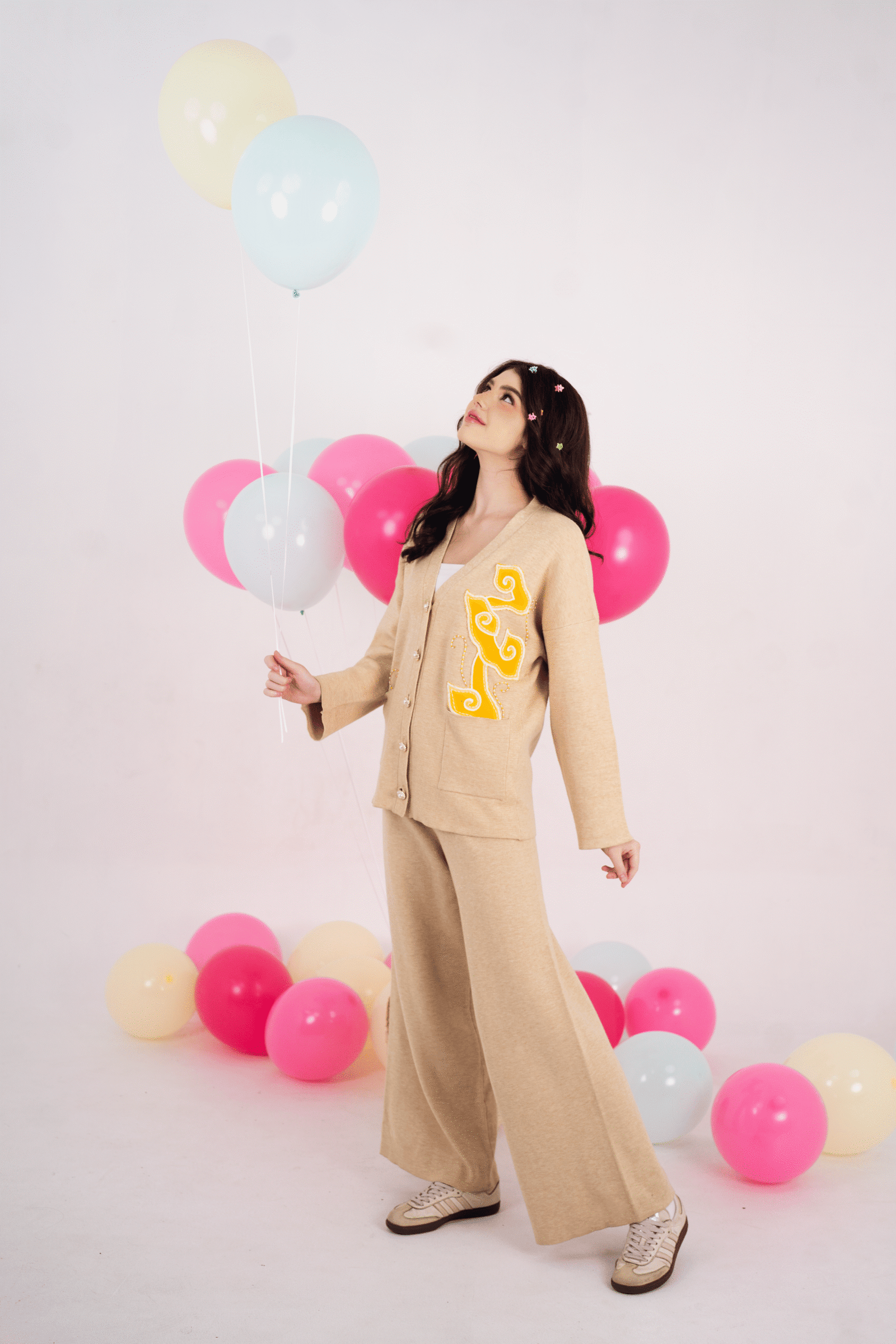 Batik Trusmi Rattan Series – Set Knit dan Celana Arsena Kuning - Gambar 4