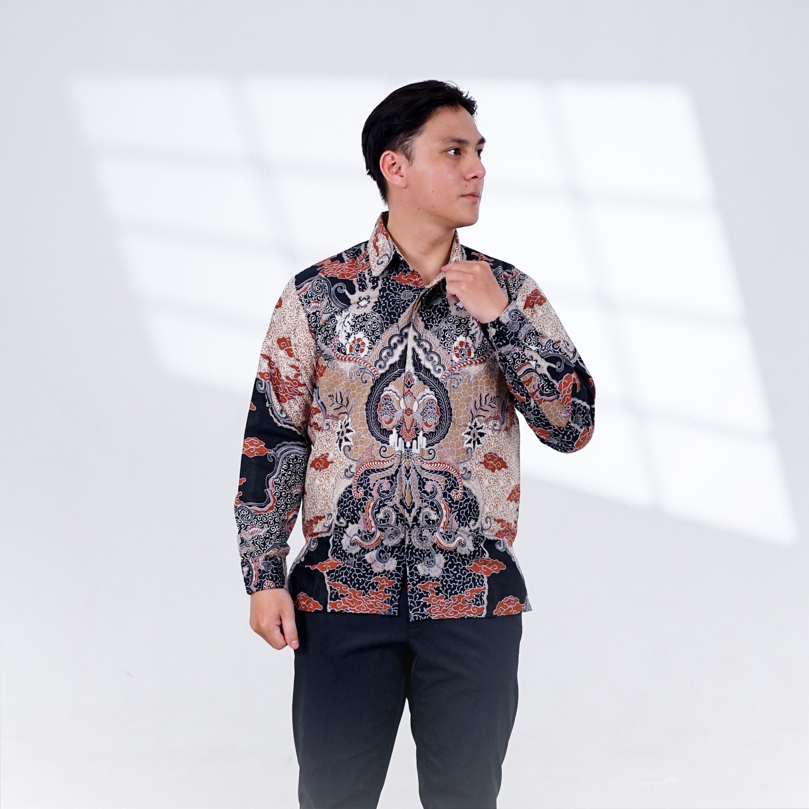 Batik Trusmi Kemeja Batik Motif Sawat Coklat