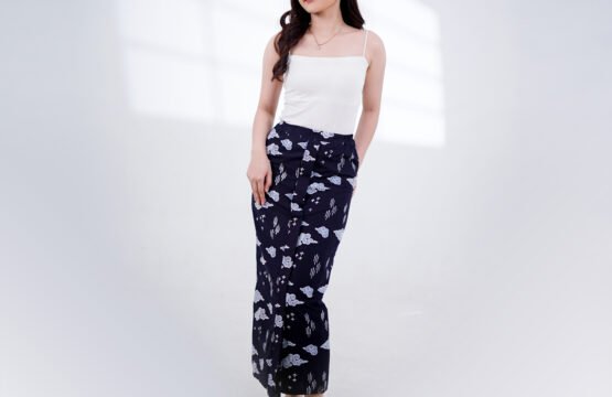 Batik Trusmi Motif Mega Mendung Rok Span Batik Zoe Hitam RML