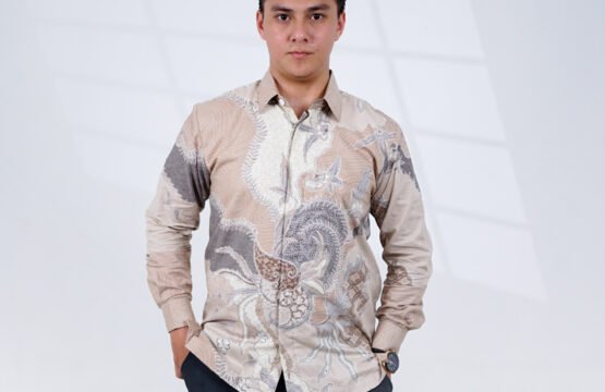 Batik Trusmi Kemeja Jumbo - Batik Silk Cream KBT 22659A