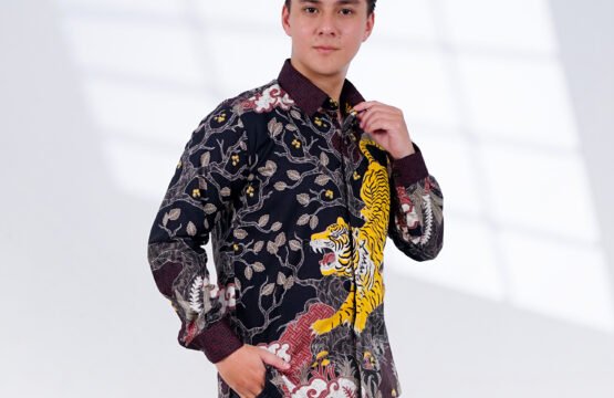Batik Trusmi Kemeja Jumbo Reguler Bahan Dobby -  Hitam Macan MUN 22352B