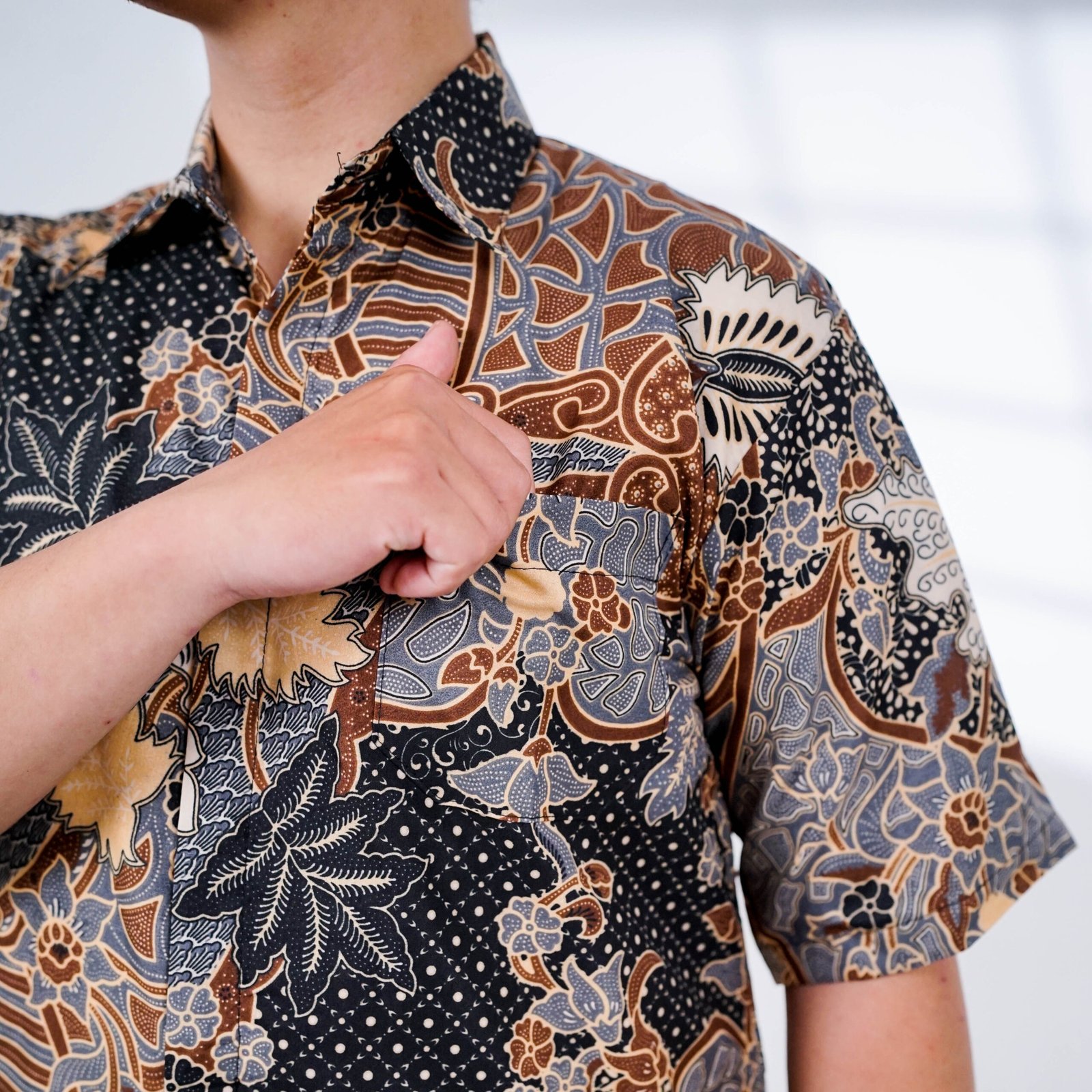 Batik Trusmi Hem Motif Kombinasi Sari Ayu BUL - Gambar 2