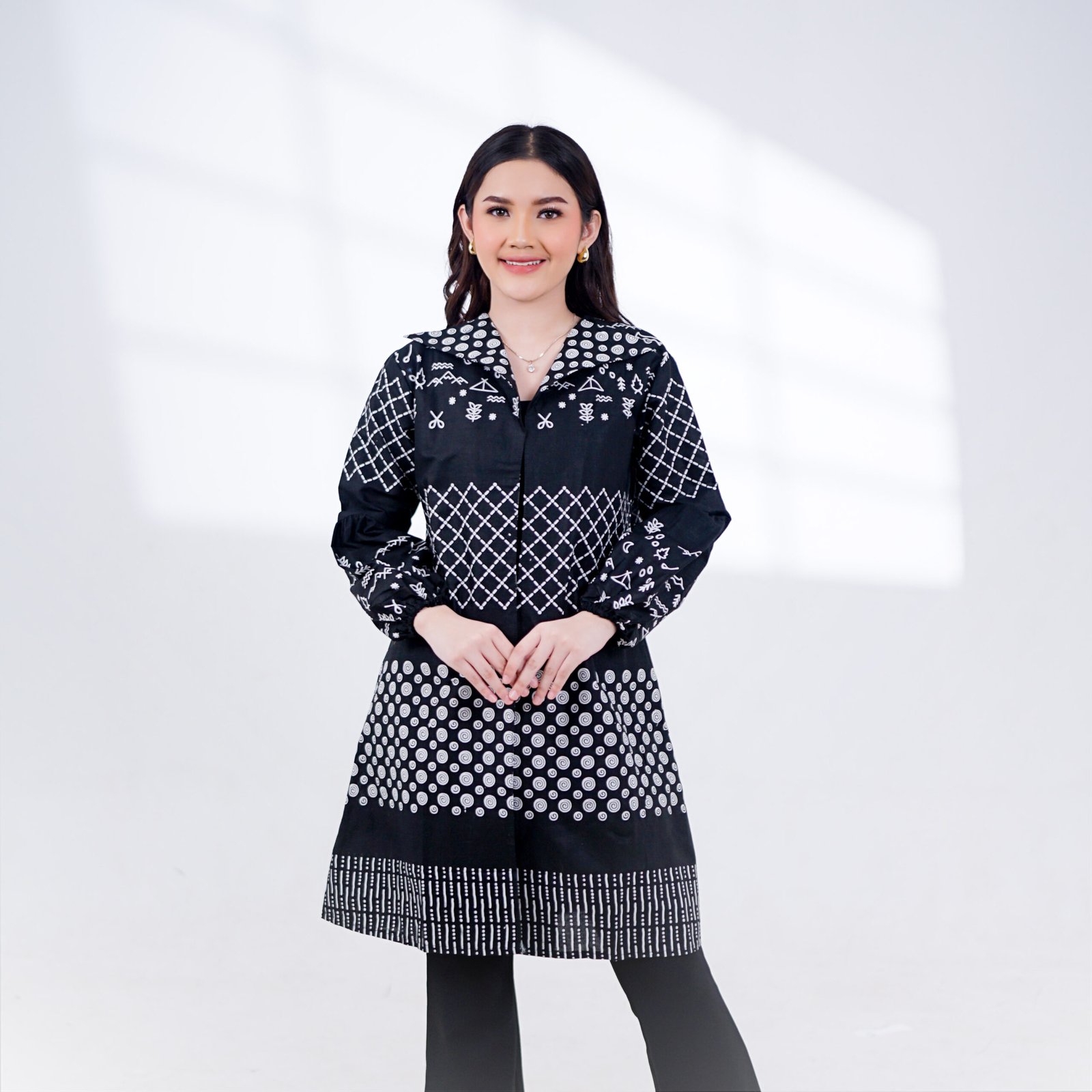 Batik Trusmi Outer Batik Warna Hitam Motif IKN