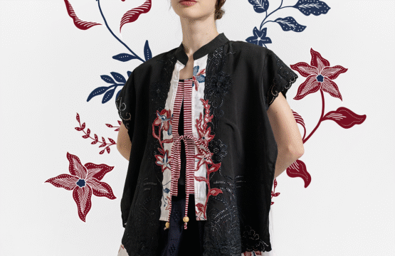 Batik Trusmi x Gitaratna Series – Outer Batik Motif Lili