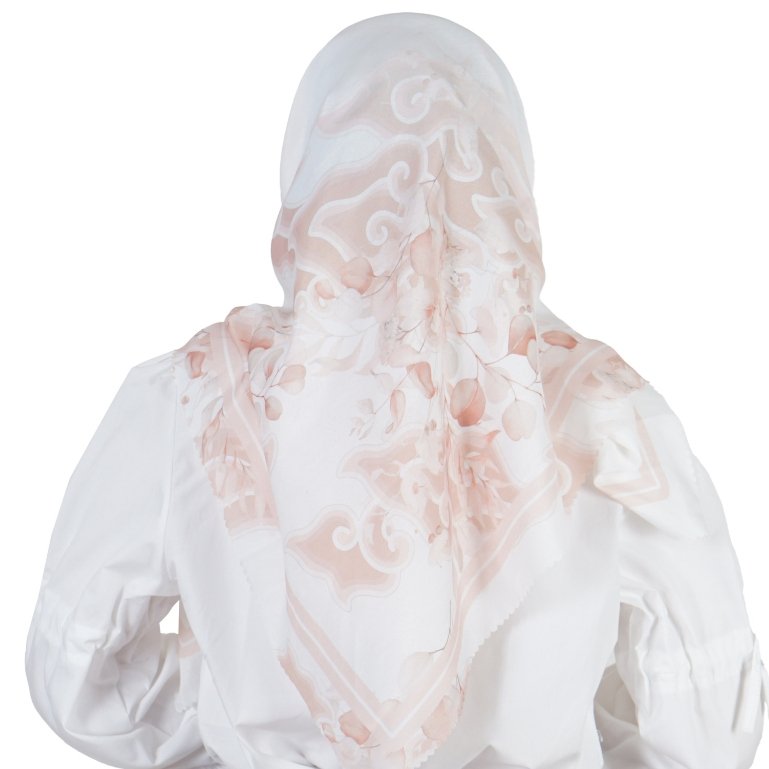 Batik Trusmi Batik Motif Mega Mendung - Hijab Voal Segi Empat Tepian - Gambar 8