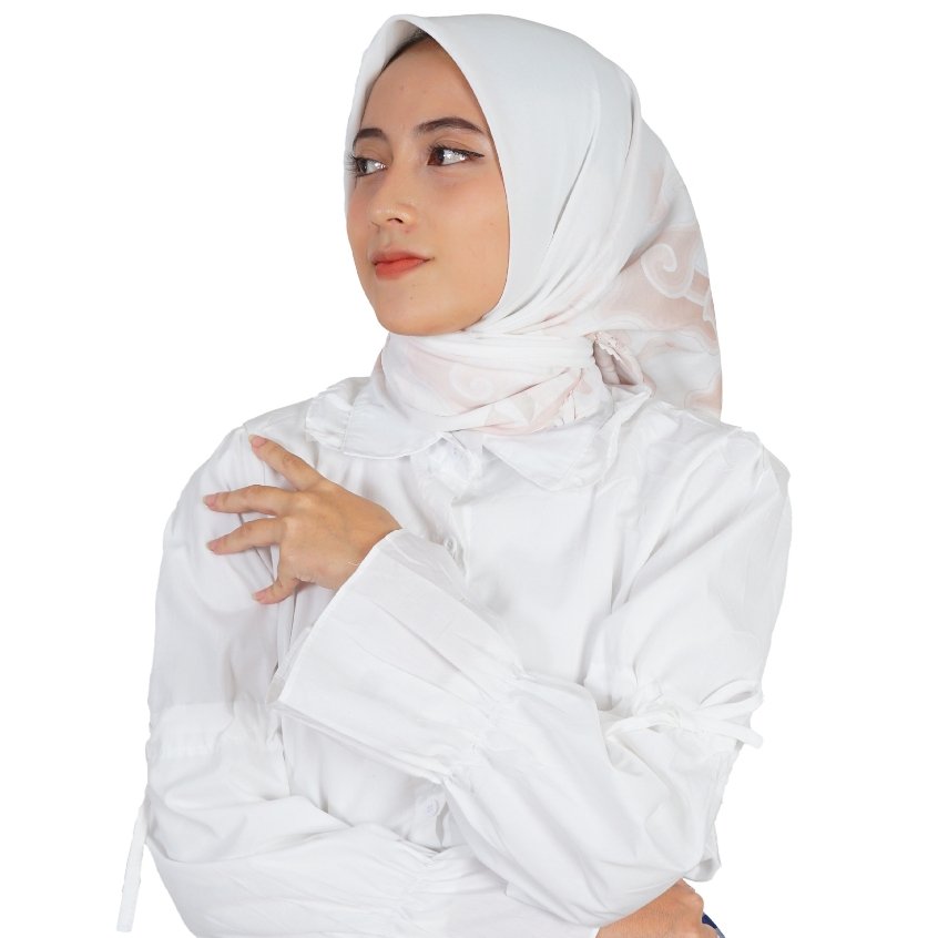Batik Trusmi Batik Motif Mega Mendung - Hijab Voal Segi Empat Tepian - Gambar 9