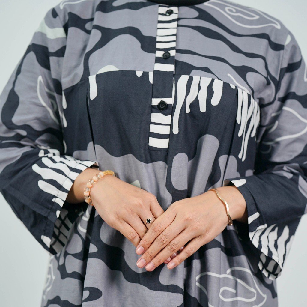 Batik Trusmi Gamis Jumbo Megamendung Purana - Gambar 5