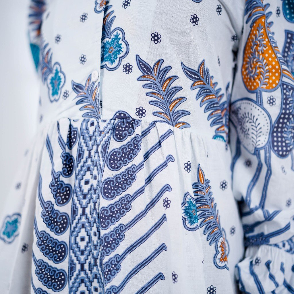 Batik Trusmi Gamis Sinaran Putih MOP - Gambar 3