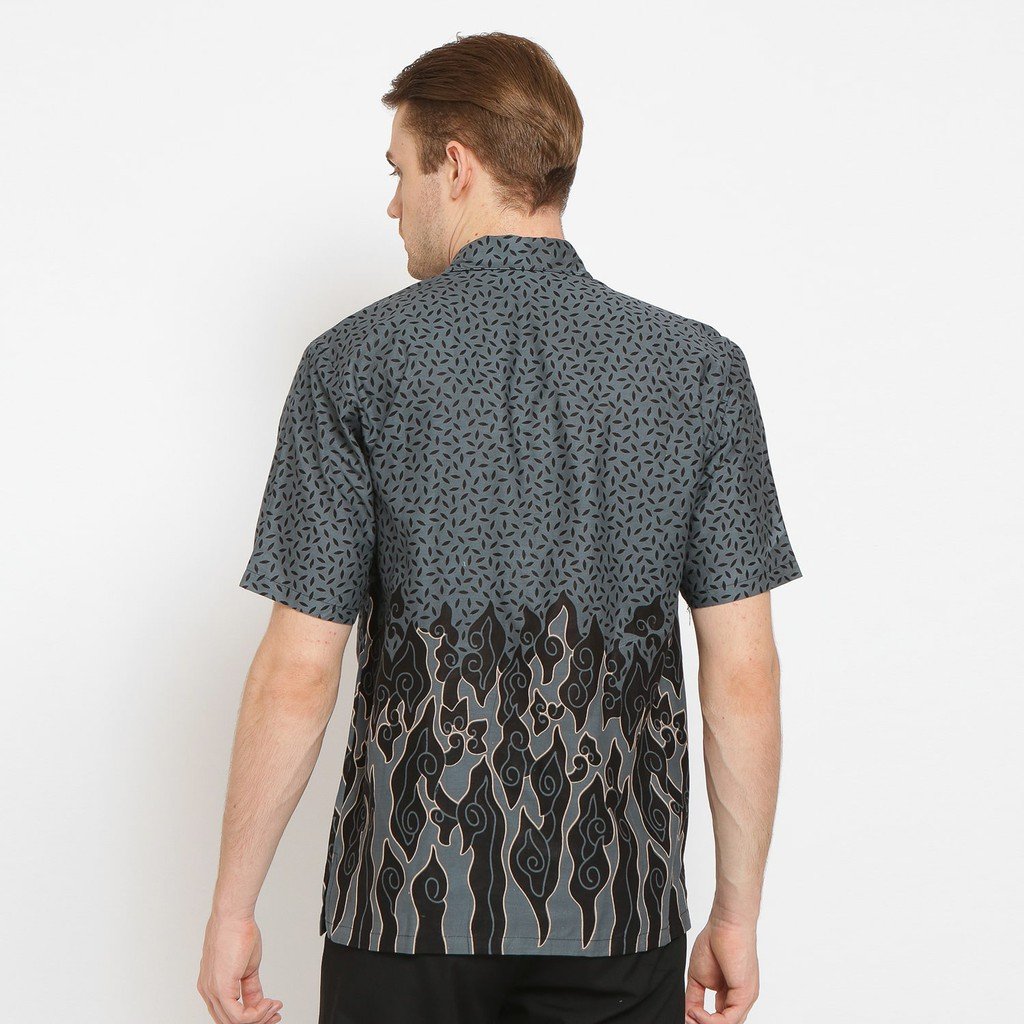 Batik Trusmi Hem Motif Mega Mendung Pria Beras Tumpah - Gambar 3