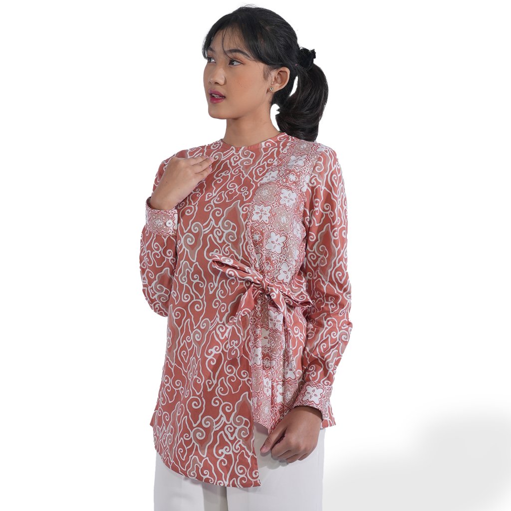 Batik Trusmi Motif Mega Mendung - Blouse Batik Zuoyi Salem - Gambar 4