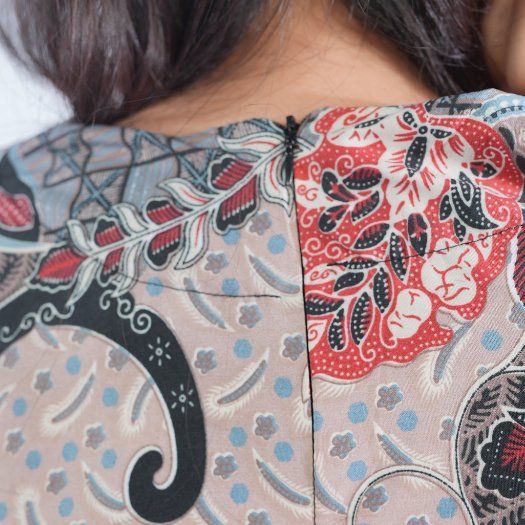 Batik Trusmi Tunik Batik - Kombinasi Lengan Serut Andini Biru BUL - Gambar 4