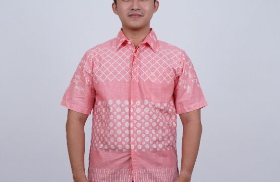 Batik Trusmi Hem Pria Motif IKN Warna Pink RJB