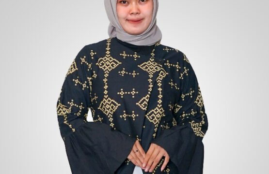 Batik Trusmi Outer Panjang Motif Vivian AAB Hitam MYD