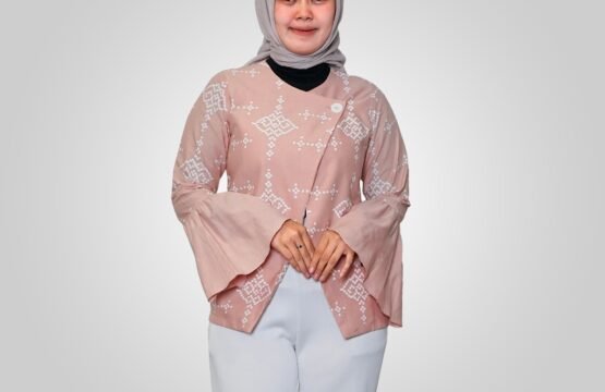 Batik Trusmi Outer Panjang Motif Vivian AAB Coksu MYD
