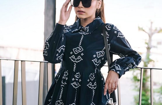 Blouse Batik - Lyana AAB Navy & Hitam