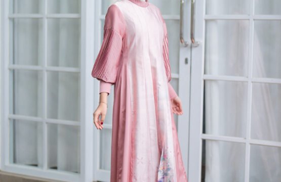 Batik Trusmi Dress Panjang Lebaran Batik Garatris Series - Ravaya Pink Satin Koleksi Ramadhan