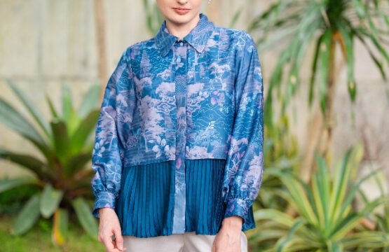 Batik Trusmi Blouse Zanira Koleksi Garatris Navy  – Ramadhan Satin Premium Series