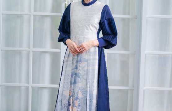 Batik Trusmi Dress Panjang Lebaran Koleksi Garatris Series - Ravaya Navy Bahan Satin Ramadhan Series