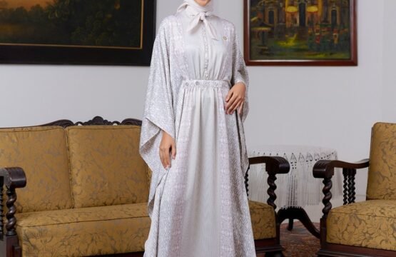 Batik Trusmi X Nobby Arumya Kaftan - Bahan Soft Heavy Silk Series Kaftan Raya Series