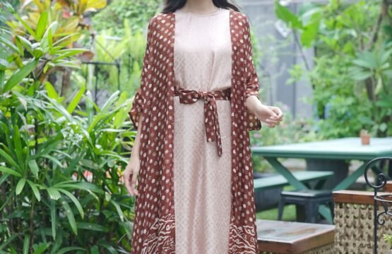 Batik Trusmi Setelan Dress dan Outer Wanita Motif Mega Mendung - Koleksi Ramadhan Idul Fitri Kalifa RML