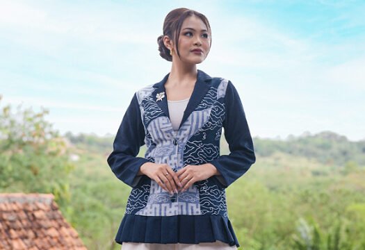 Batik Trusmi Blazer Batik Outer Motif Batikastra BWA Bhanagara Series