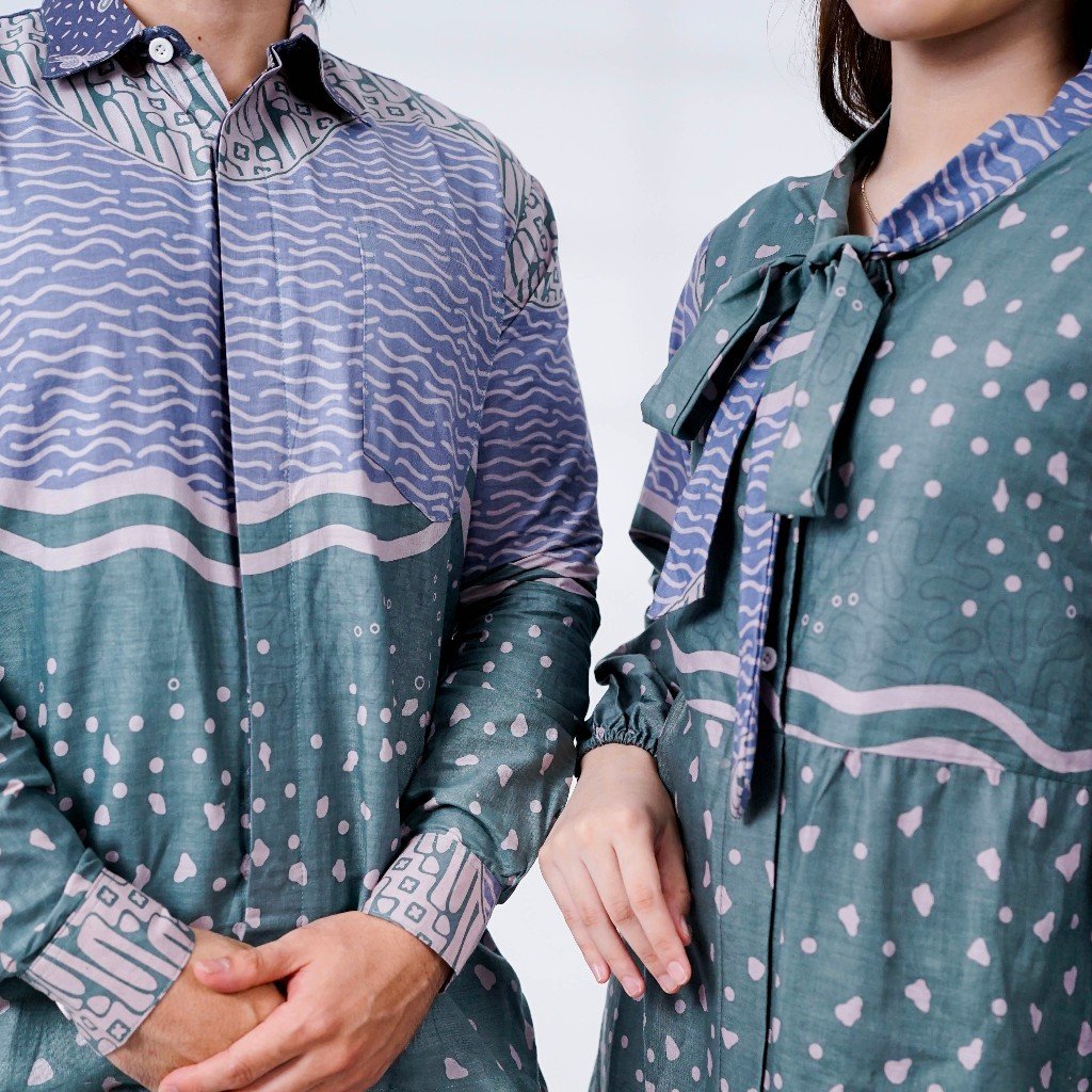 Batik Trusmi Set Couple Gamis Batik dan Kemeja Batik Motif SWD Hijau MOP - Gambar 2
