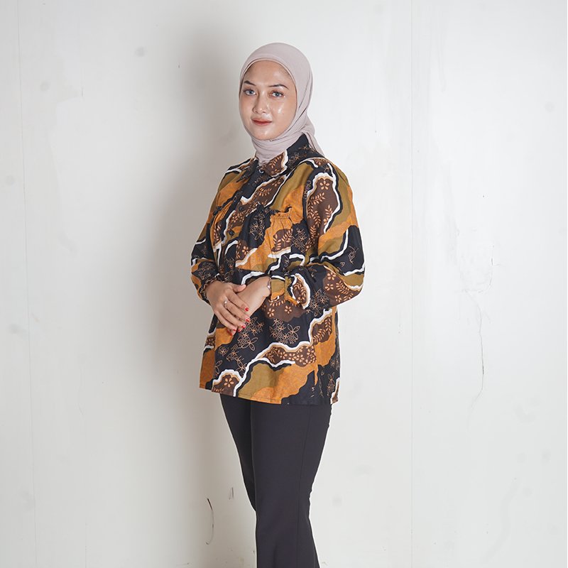 Batik Trusmi Blouse Batik Mega Mendung Random Hitam MOP - Gambar 2
