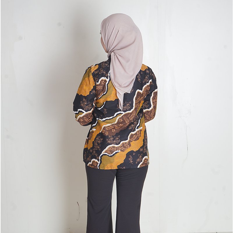 Batik Trusmi Blouse Batik Mega Mendung Random Hitam MOP - Gambar 3