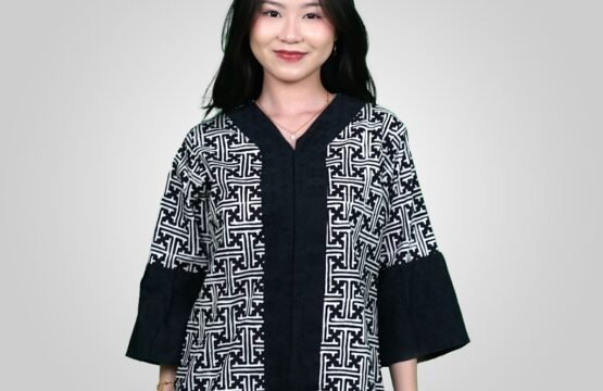 Batik Trusmi Blouse Panjang Batik Frasa Warna Hitam