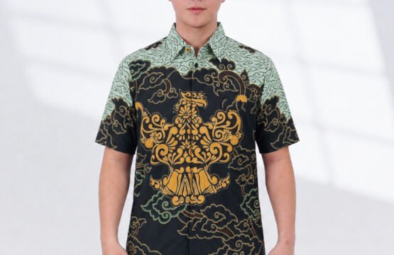 Kemeja Batik Pria Motif Garuda Warna Hitam