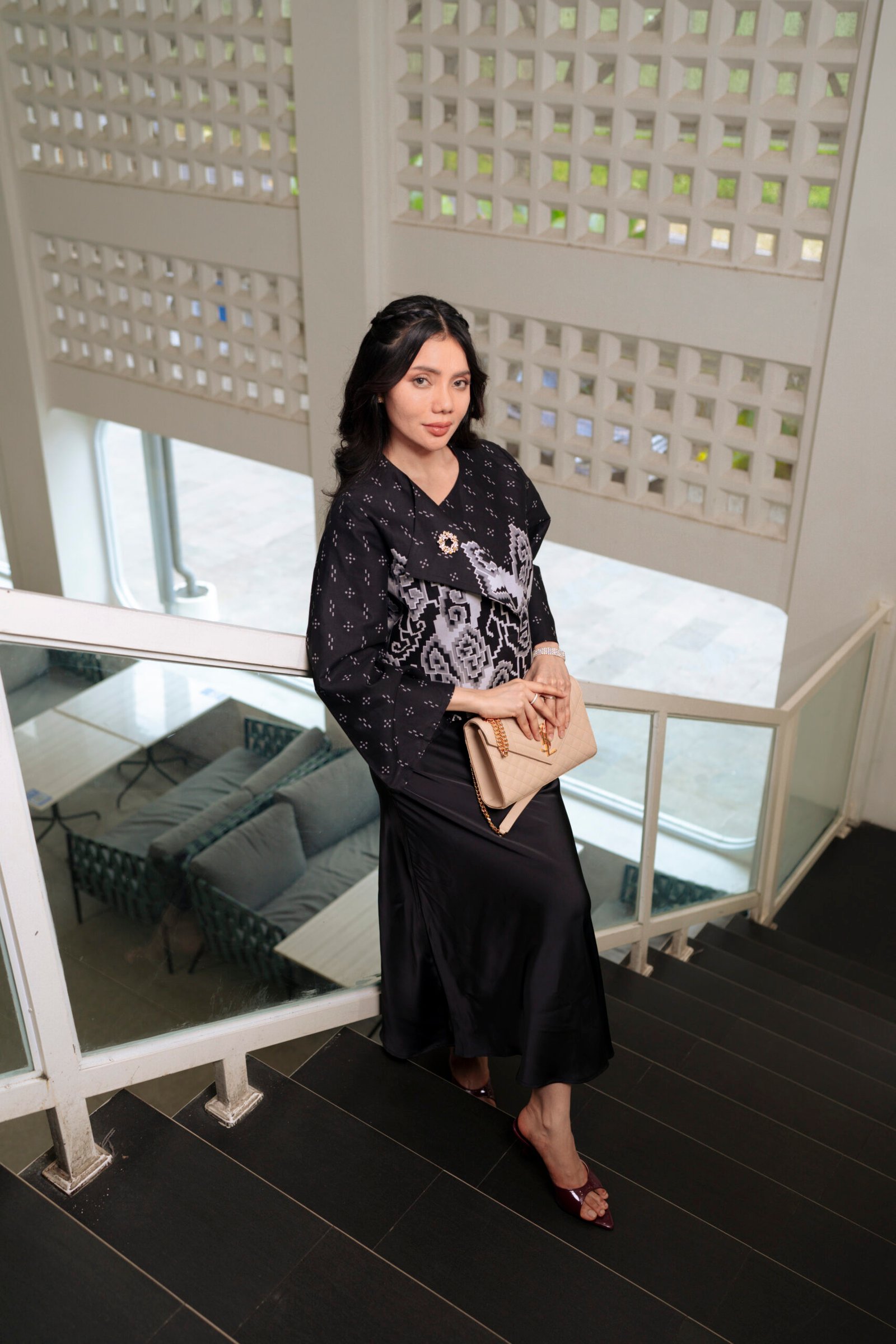 BATIK TRUSMI Atasan Wanita Outer Batik Meghan Hitam RML - Gambar 5